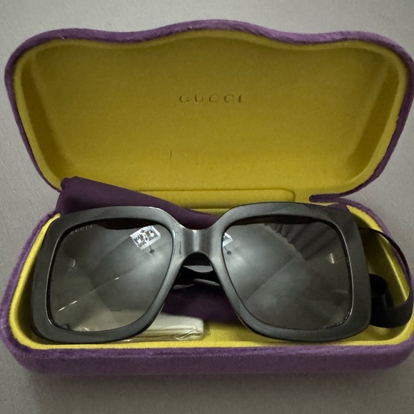 Gucci sunglasses main image 9